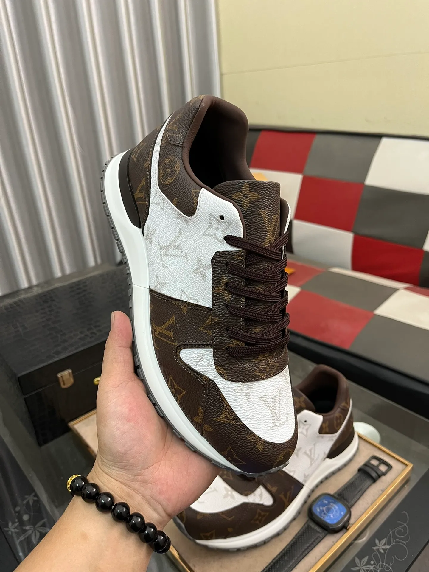 Men's shoes 💰540⌚️⌚️LV Louis Vuitton. The latest fashionable casual shoes are popular in physical stores. New spring and summer comfortable imported custom original cowhide, unique jacquard fabric element design. With sheepskin lining, Lv original base, [sun][sun] high-end packaging and high quality💪Details determine quality, code number 38-44
